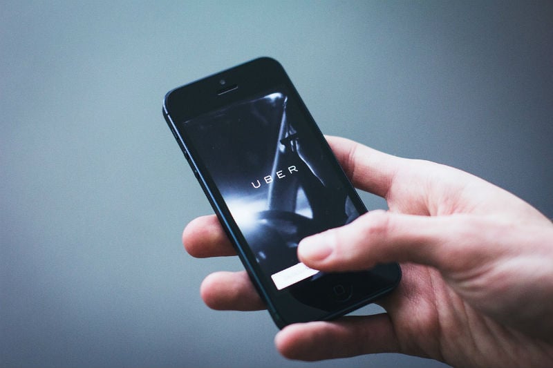 Elección del individuo vs Políticas Públicas regulativas con respecto al Taxi y Uber en Bogotá